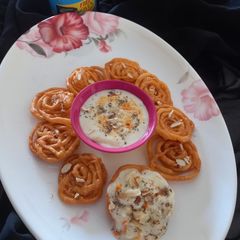 A picture of Jalebi Rabdi delight.