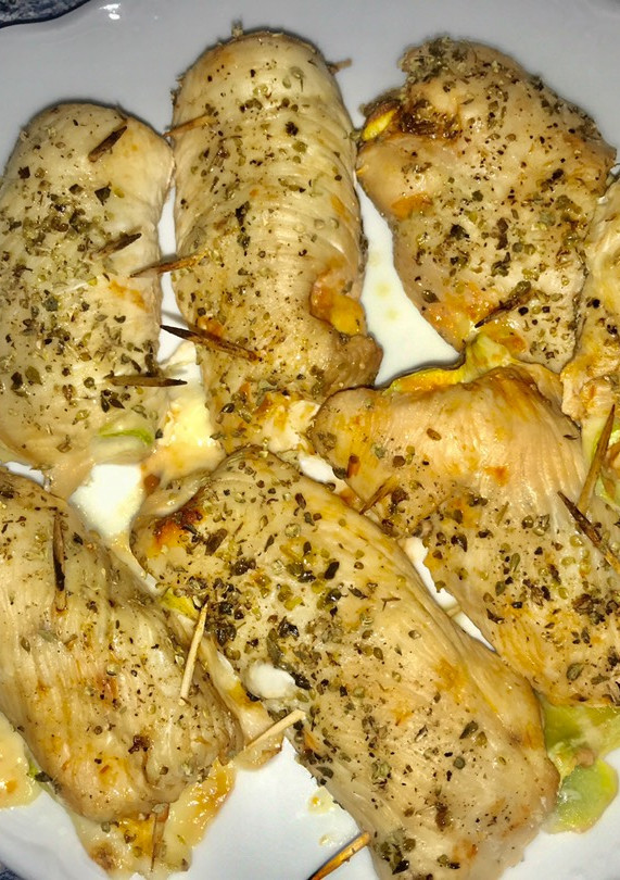 Una foto de Rollitos de filete de pavo y calabacín