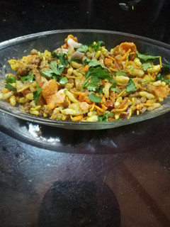સ્પાઉટ ભેળ(Sprout Bhel Recipe in Gujarati) રેસીપી મુખ્ય ફોટો