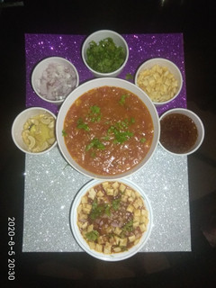 बनारसी टमाटर की चाट (Banarasi tamatar ki Chaat recipe in Hindi) रेसिपी मुख्य फोटो