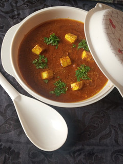 શાહી પનીર (Shahi Paneer Recipe In Gujarati) રેસીપી મુખ્ય ફોટો