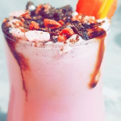 A picture of Strawberry shake.