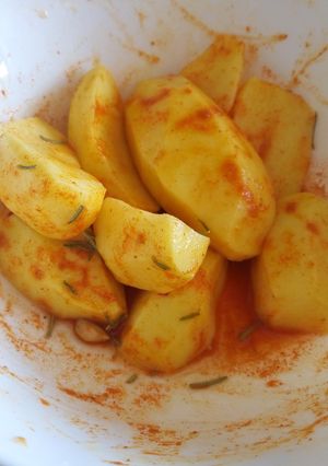 A picture of Marinating Potatoes.