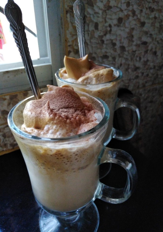 Una foto de Café tipo moka con crema de café..