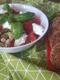 Insalata di orzo con polpette di melanzana