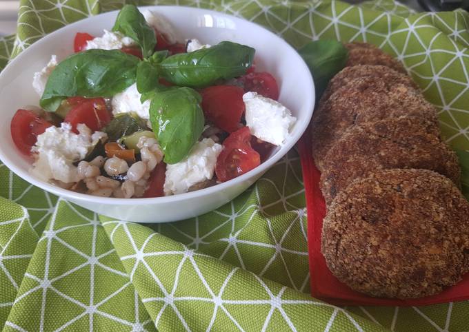 Insalata di orzo con polpette di melanzana