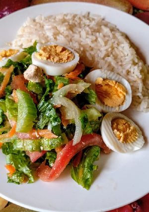 Una foto de Salpicón de pollo primaveral 🥗🌼