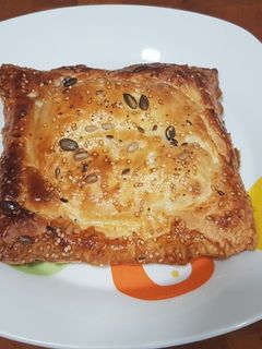 Una foto de Salmón en hojaldre
