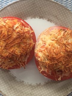 Una foto de Tomates rellenos ricos ricos