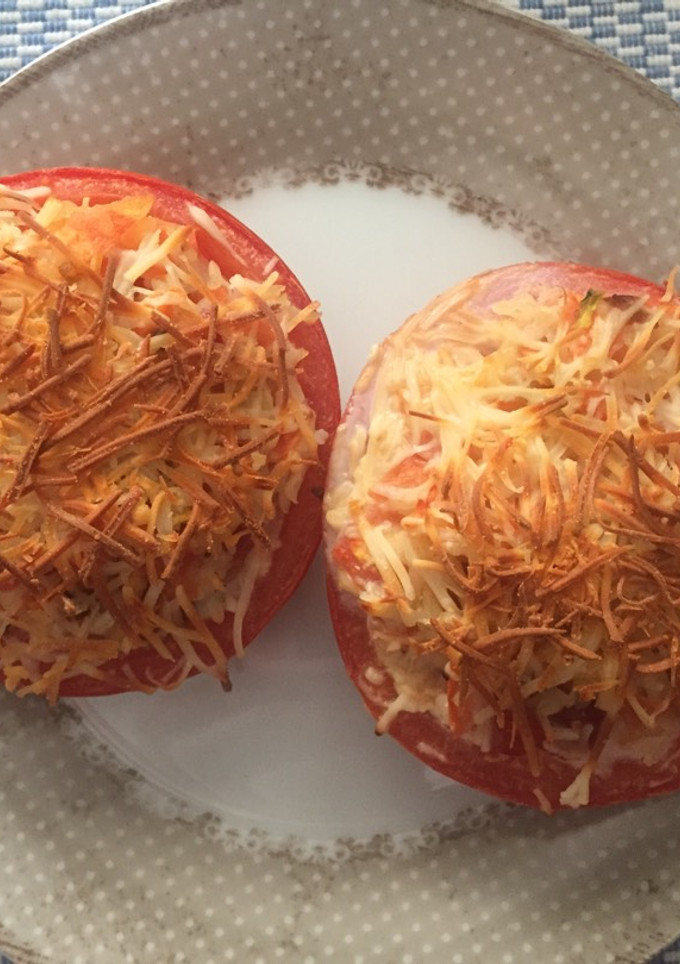 Una foto de Tomates rellenos ricos ricos