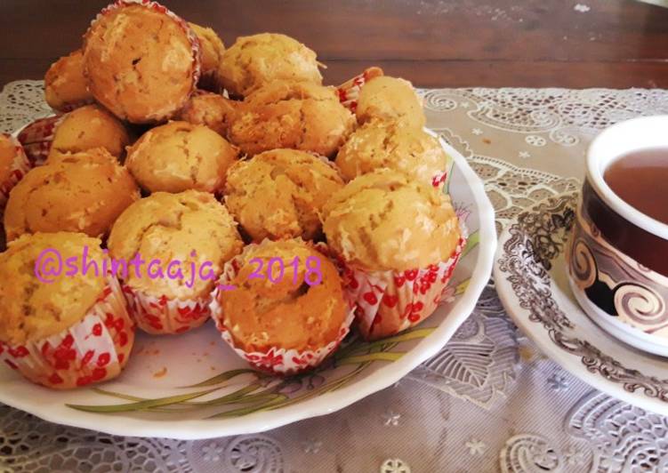 Langkah Mudah untuk Menyiapkan Vanilla muffin keju simple Anti Gagal