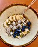 Sữa Chua Dầm Hạt Chia Cùng Topping Với Chuối, Thanh Long, Việt Quất, Hạt Bí và Mật Ong