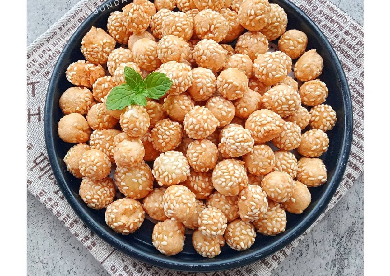 Kue keciput wijen