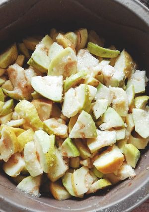 अमरूद का सलाद (Amrood ka salad recipe in Hindi) रेसिपी मुख्य फोटो