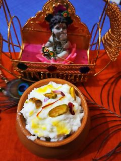मक्खन मिश्री (makhan mishri recipe in HIndi) रेसिपी मुख्य फोटो