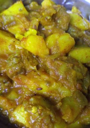 बैंगन आलू की सब्जी (baingan aloo ki sabzi reicpe in Hindi) रेसिपी मुख्य फोटो