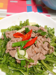 牛肉片炒空心菜 的食譜成品照片
