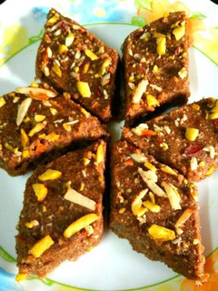 A picture of Ragi sukhdi.