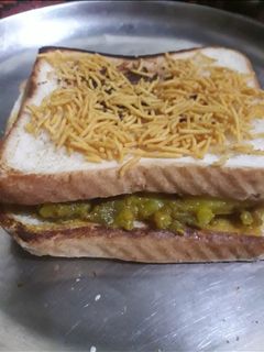 ब्रेड सैंडविच (bread sandwich recipe in Hindi) रेसिपी मुख्य फोटो