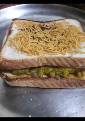 ब्रेड सैंडविच (bread sandwich recipe in Hindi) रेसिपी मुख्य फोटो