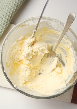 A picture of Passion Fruit Mascarpone Frosting.