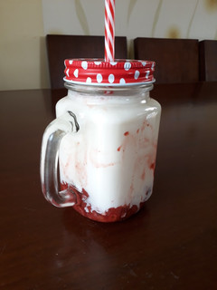 Una foto de Leche de fresa