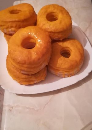 Foto principal de Roscas de hojaldre glaseada con crema de yema