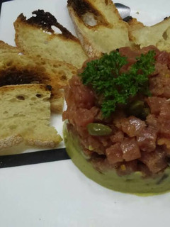 Una foto de Tartar de atún