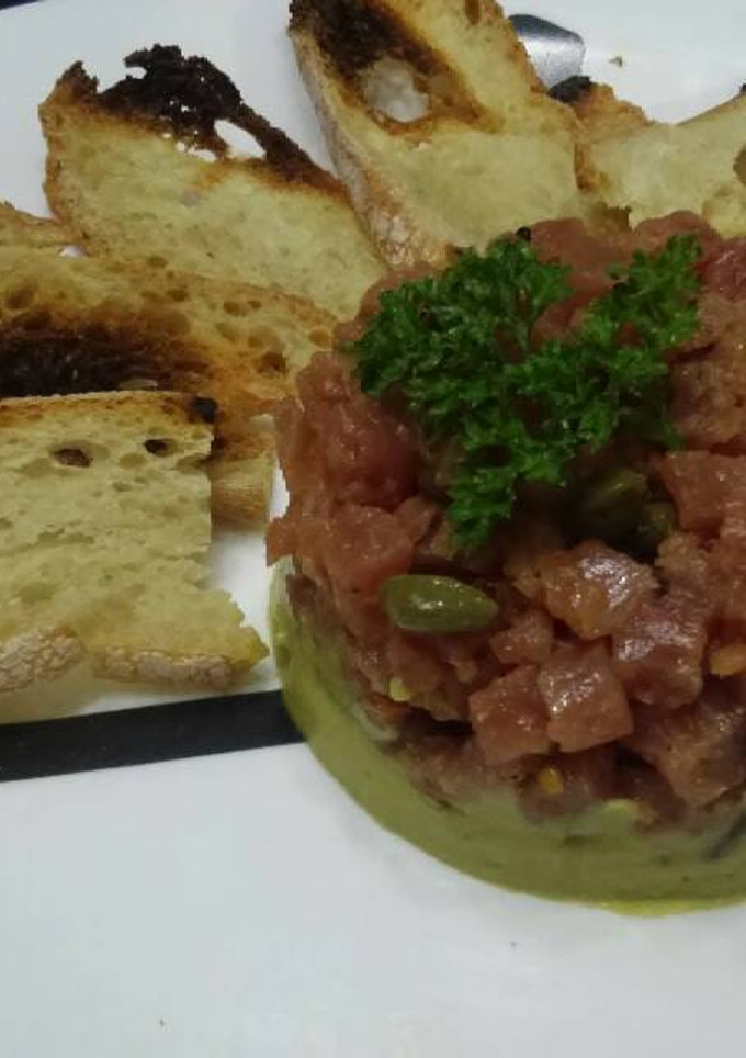 Una foto de Tartar de atún