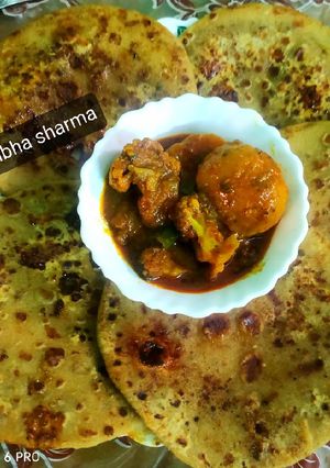 गुड़ का स्वादिष्ट पराठा (gur ka swadist paratha recipe in Hindi) रेसिपी मुख्य फोटो