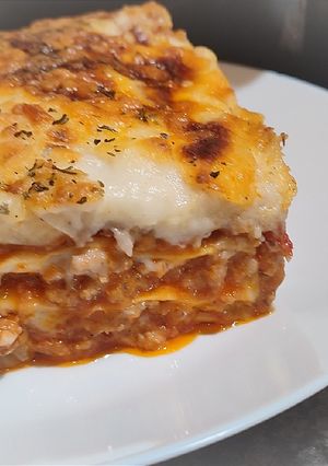 Una foto de Lasaña rápida fácil y deliciosa👌🍅
