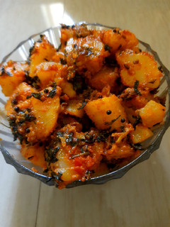 મેથી આલુ ની સબ્જી (Methi Aloo Sabji Recipe In Gujarati) રેસીપી મુખ્ય ફોટો