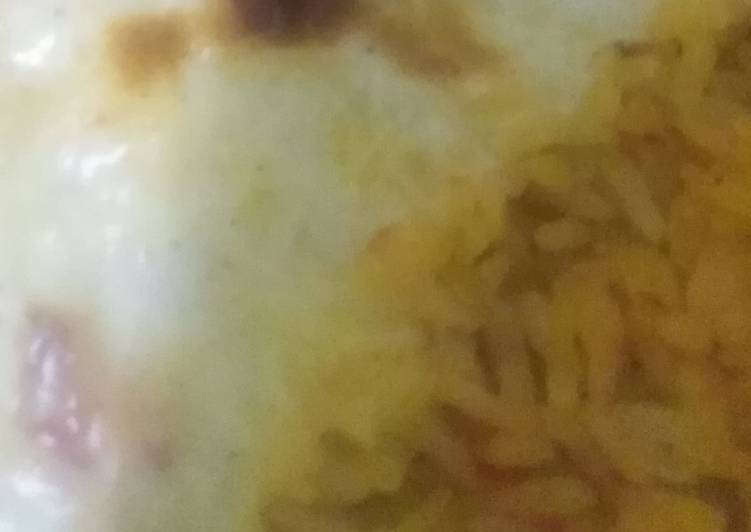 طبق أرز على شكل غراتان