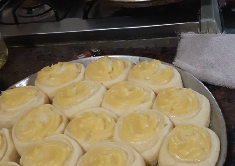 Facturas con pastelera