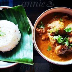 A picture of Goan chicken xacuti.