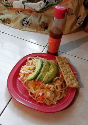 Una foto de Espagueti con surimi