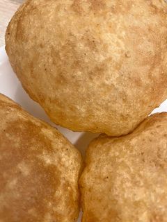 লুচি (Luchi recipe in Bengali) রেসিপির প্রধান ছবি
