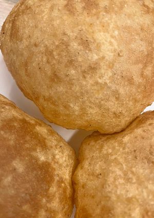 লুচি (Luchi recipe in Bengali) রেসিপির প্রধান ছবি