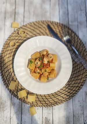 Foto di Calamarata di pesce spada con pesto di pomodori secchi