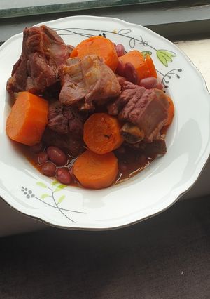 Hình của món Sườn nấu đậu tươi.