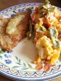 Milanesas de pescados chatos y ensalada de aquellas