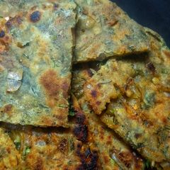 A picture of Methi onion paratha.