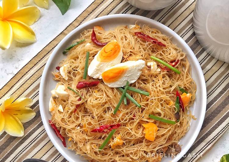 Resep Bihun Goreng - Telur Asin yang Enak