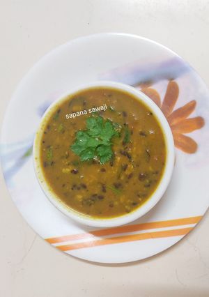 उडीद डाळीचे वरण (Urad Daliche Varan Recipe In Marathi) रेसिपी चे मुख्य फोटो