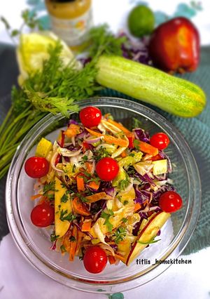 A picture of Fruity Cabbage Salad.
