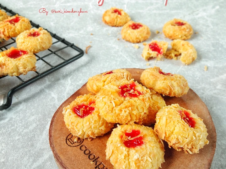 Easy Way Prepare Strawberry Thumbprint Cookies the Can Spoil the Tongue Makes you drool