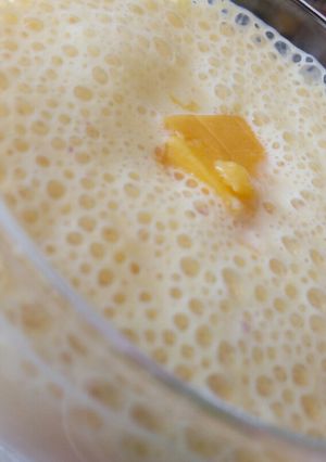 A picture of Apple mango milkshake.