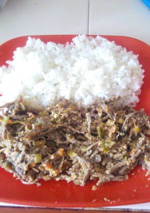 Una foto de Carne mechada en coco