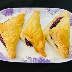 A picture of Cherry pie puff pastry.