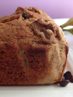 Una foto de Bizcocho de plátanos, nueces y chocolate